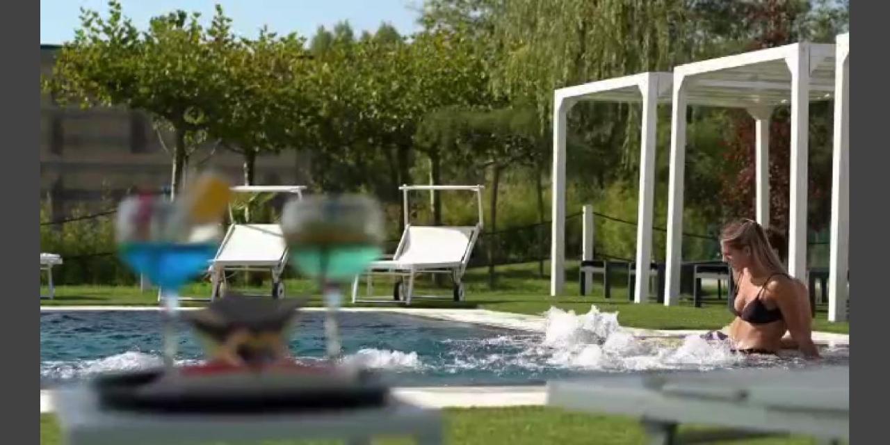 Marina Degli Estensi Floating Resort Llido Degli Estensi Extérieur photo
