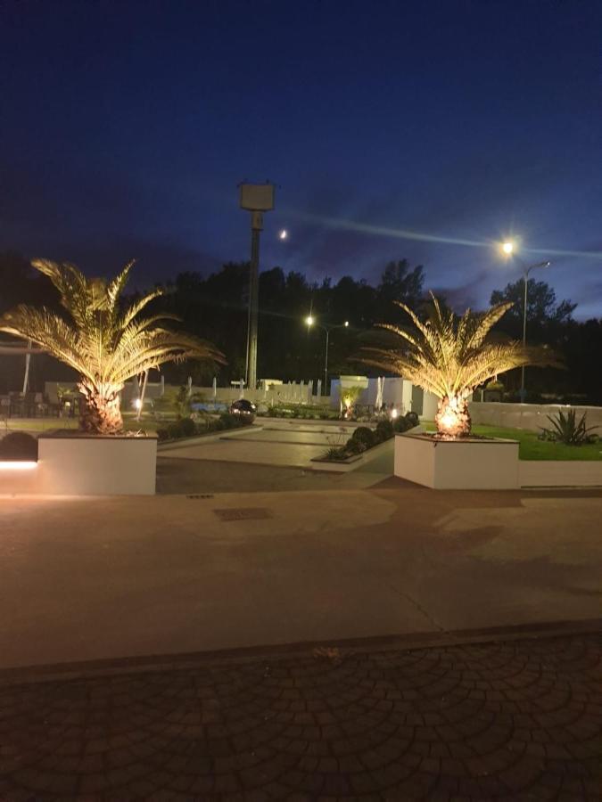 Marina Degli Estensi Floating Resort Llido Degli Estensi Extérieur photo