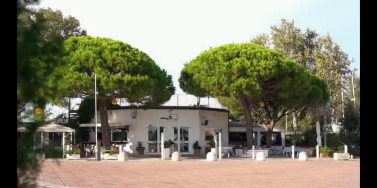 Marina Degli Estensi Floating Resort Llido Degli Estensi Extérieur photo