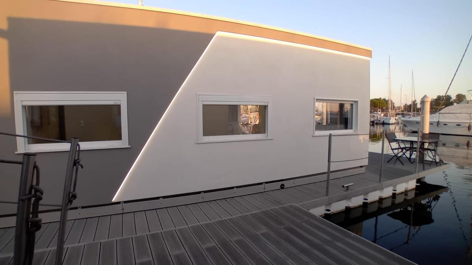 Marina Degli Estensi Floating Resort Llido Degli Estensi Extérieur photo