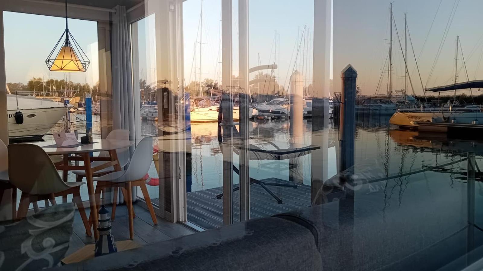 Marina Degli Estensi Floating Resort Llido Degli Estensi Extérieur photo
